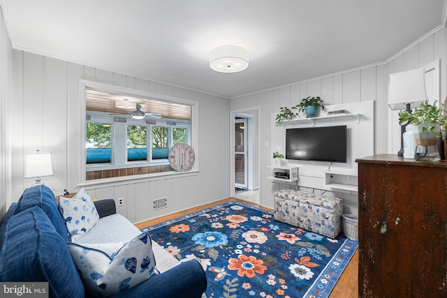 5114 14th St N, Arlington, VA 22205 - living room with ceiling fan and a decorative wall