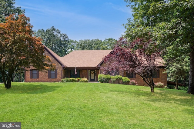 12810 Kending Ln, Clear Spring, MD 21722 - view of front of house featuring brick siding and a front yard