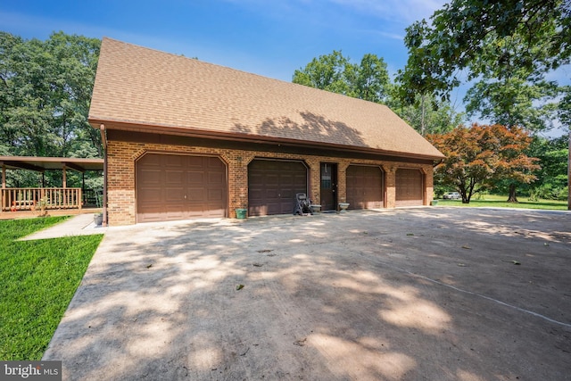 12810 Kending Ln, Clear Spring, MD 21722 - garage featuring driveway