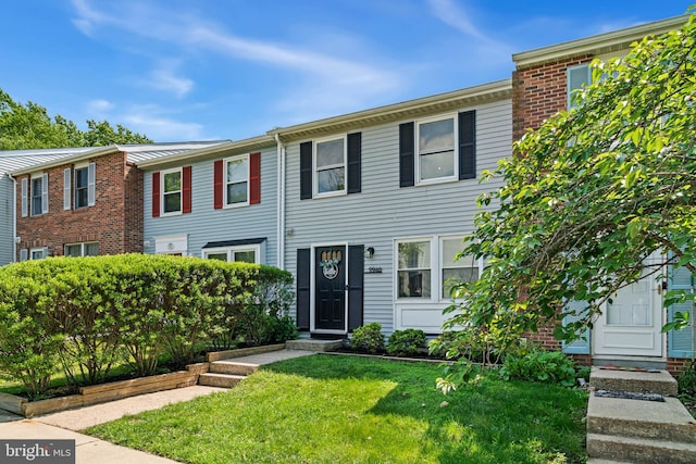 9946 Canvasback Way, Damascus, MD 20872 - townhome / multi-family property with a front yard