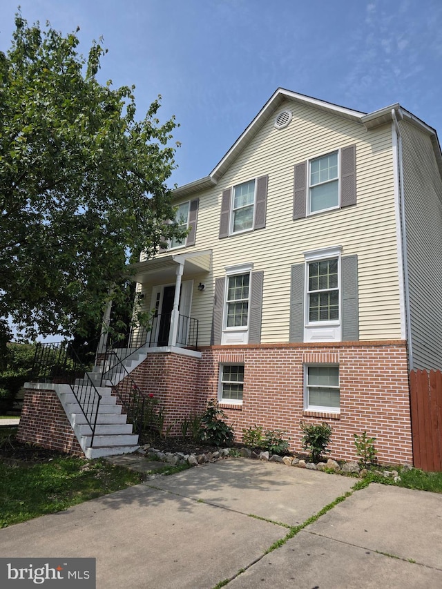 6529 Huntshire Dr, Elkridge, MD 21075 - view of front of house with brick siding