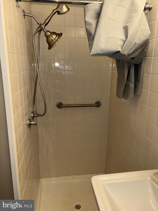 5122 Stenton Ave, Philadelphia, PA 19144 - full bath featuring a stall shower