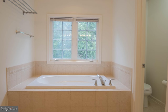114 Herndon Mill Cir, Herndon, VA 20170 - bathroom featuring a garden tub and toilet