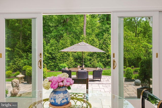 4704 Sweetbriar Cir, Emmaus, PA 18049 - view of patio with outdoor dining space