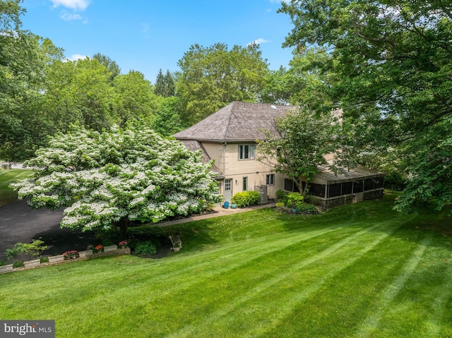 130 Hunt Valley Cir, Berwyn, PA 19312 - view of green lawn