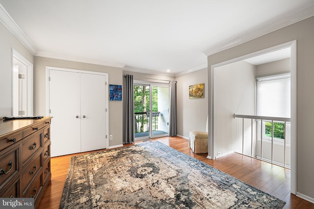 112 Oxley Ct, Newtown Square, PA 19073 - entryway featuring wood finished floors and crown molding