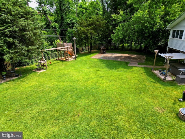 802 Streambank Ct, Baltimore, MD 21286 - view of yard featuring a patio area