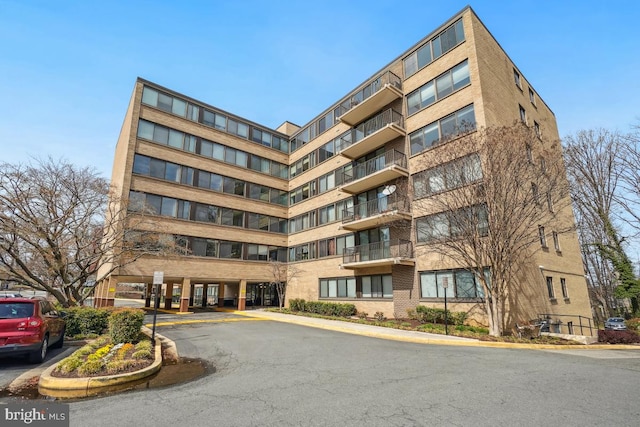 600 Roosevelt Blvd Unit 316, Falls Church, VA 22044 - view of apartment building / complex