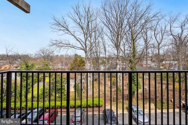 600 Roosevelt Blvd Unit 316, Falls Church, VA 22044 - view of balcony