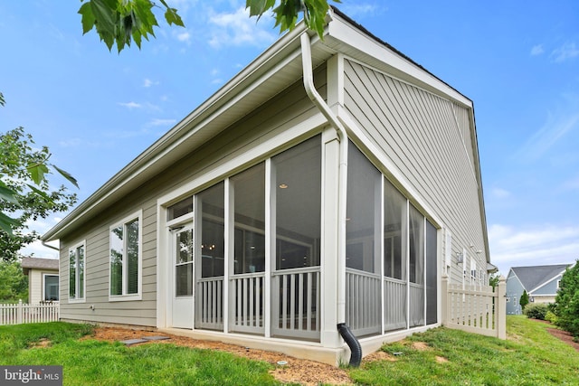 116 Grosbeak Ct, Lake Frederick, VA 22630 - view of side of property featuring a sunroom