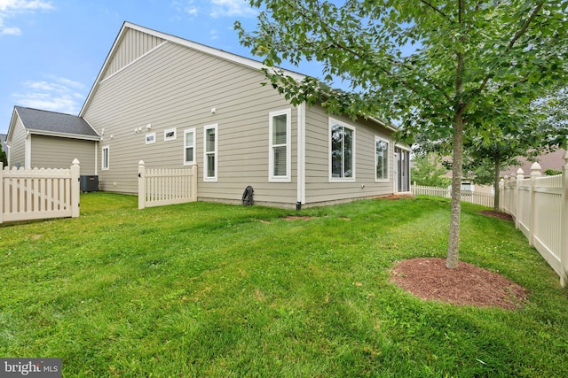 116 Grosbeak Ct, Lake Frederick, VA 22630 - back of house featuring a fenced backyard