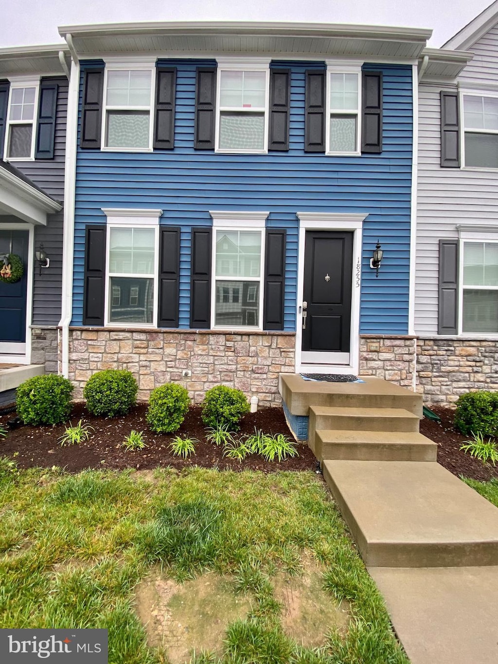 18255 Summit Pointe Dr, Triangle, VA 22172 - view of property with stone siding