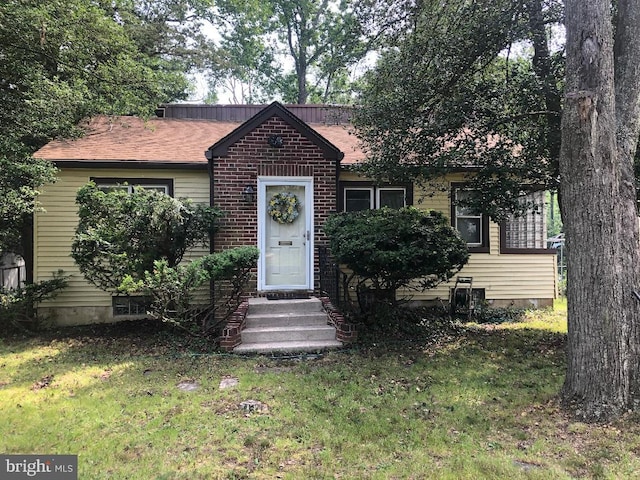 41 Spring Lake Dr, Clementon, NJ 08021 - view of front facade featuring a front lawn