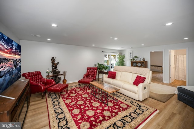 21 Walnut Grove Dr, Fredericksburg, VA 22406 - living area with light wood-style floors and recessed lighting