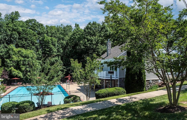 4 Monument Dr, Stafford, VA 22554 - community pool with a patio area