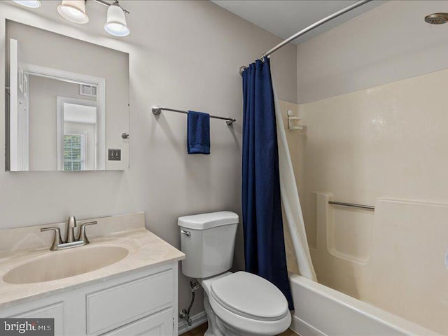900 Young Dairy Ct, Herndon, VA 20170 - bathroom with vanity and shower / bath combo