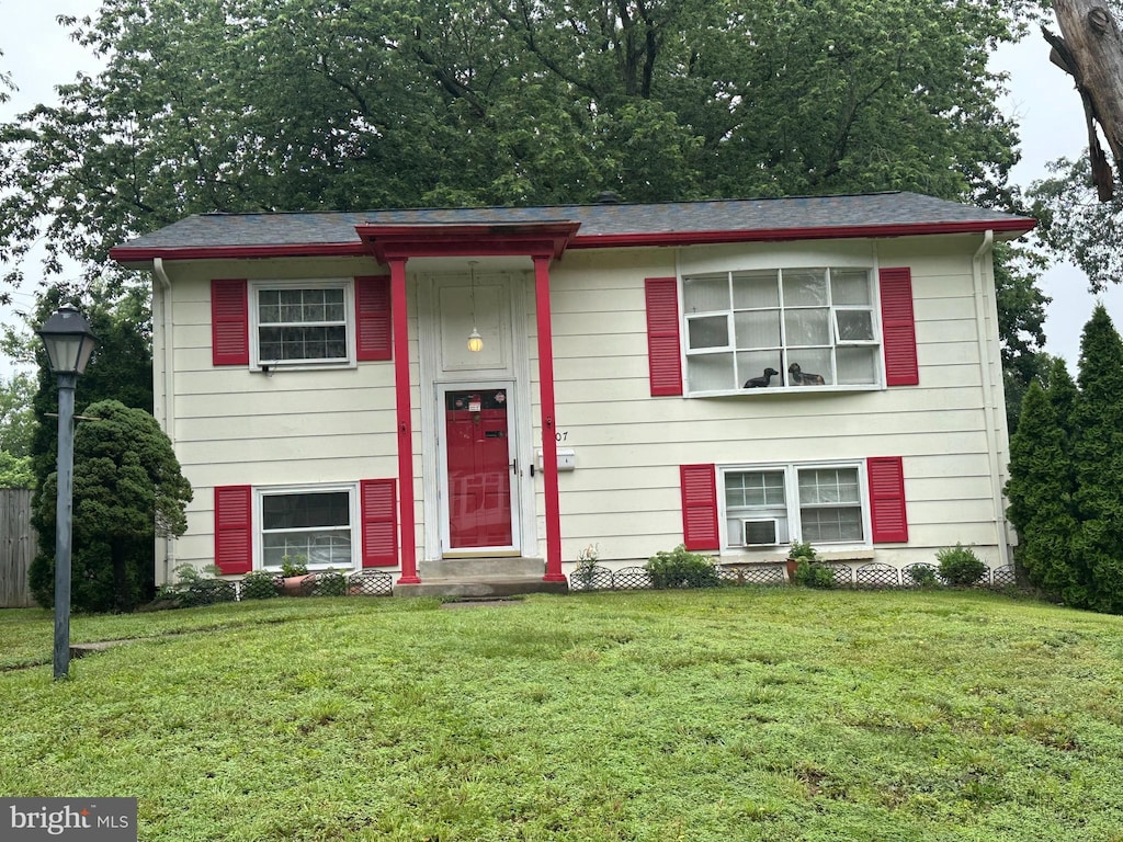 14307 Birchdale Ave, Woodbridge, VA 22193 - bi-level home featuring a front lawn