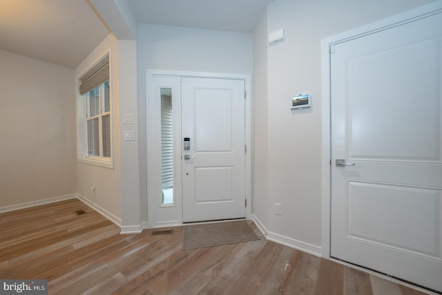 726 Switchman Rd, Media, PA 19063 - foyer entrance featuring wood finished floors and baseboards