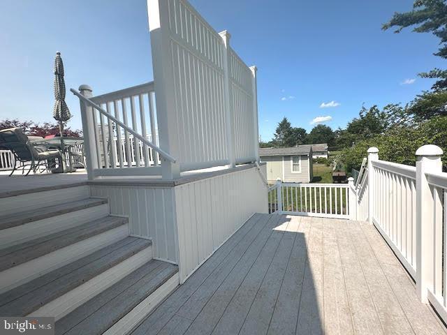 32 Saranac Rd, Hamilton, NJ 08619 - deck with stairway