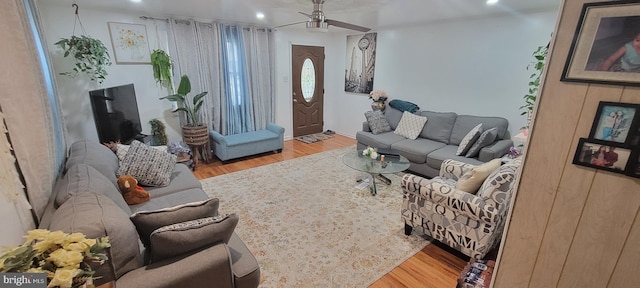 867 Wedgewood Dr, Lansdale, PA 19446 - living area with wood finished floors, ceiling fan, and recessed lighting