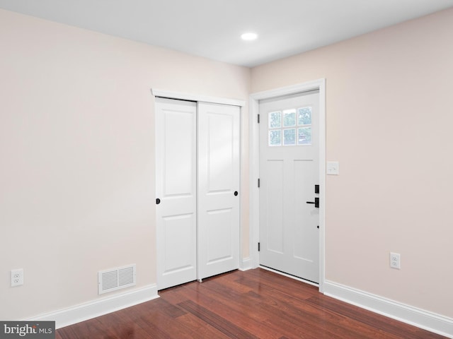 105 Bette Rd, Wilmington, DE 19803 - entryway with dark wood-type flooring and recessed lighting