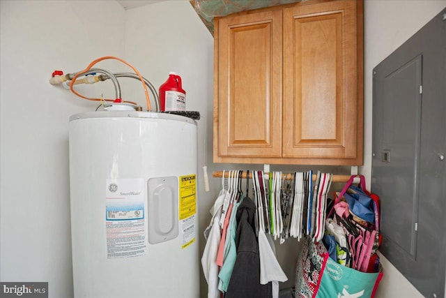 8255 Longpoint Rd, Baltimore, MD 21222 - utility room featuring water heater
