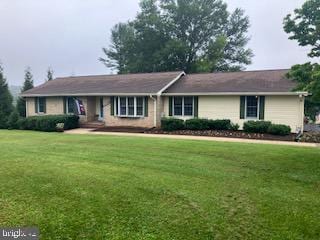 15861 Union Chapel Rd, Woodbine, MD 21797 - ranch-style home featuring a front lawn