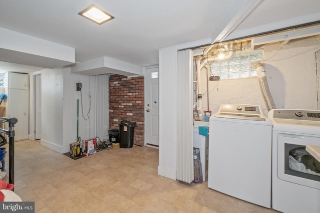 1931 Edgewood Rd, Towson, MD 21286 - laundry room with washing machine and clothes dryer and light flooring