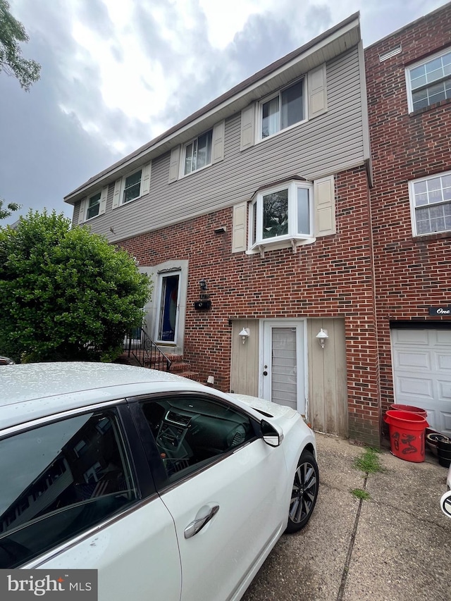 129 Laureba Ave, Stratford, NJ 08084 - townhome / multi-family property featuring brick siding