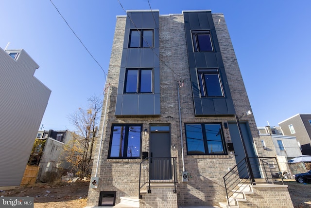 2417 N Hancock St, Philadelphia, PA 19133 - contemporary house with brick siding