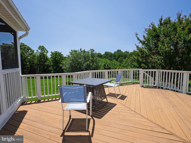 7904 Windsor Knoll Ln, Laytonsville, MD 20882 - deck featuring outdoor dining space