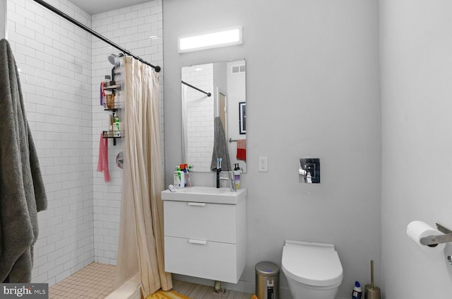 1800 S 16th St Unit B, Philadelphia, PA 19145 - bathroom with a stall shower and vanity