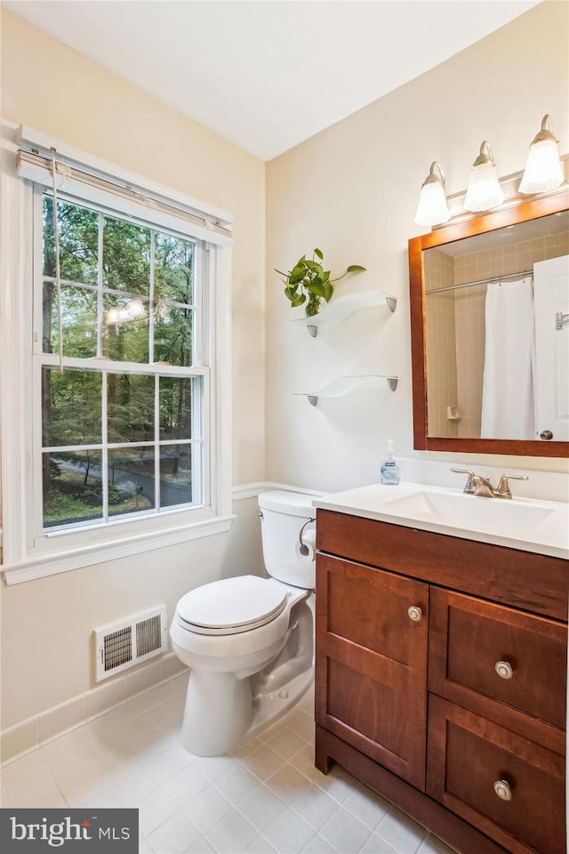 3010 Phyllmar Pl, Oakton, VA 22124 - full bath with vanity, tile patterned flooring, and curtained shower
