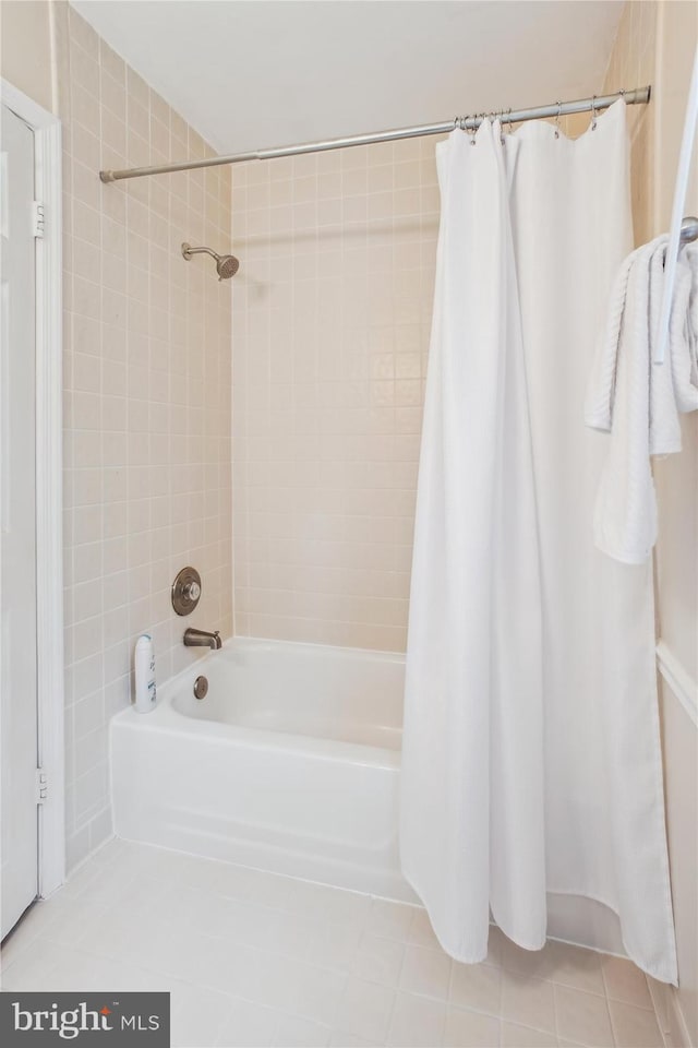 3010 Phyllmar Pl, Oakton, VA 22124 - bathroom featuring shower / bath combo and tile patterned flooring