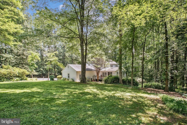 3010 Phyllmar Pl, Oakton, VA 22124 - view of grassy yard featuring a view of trees