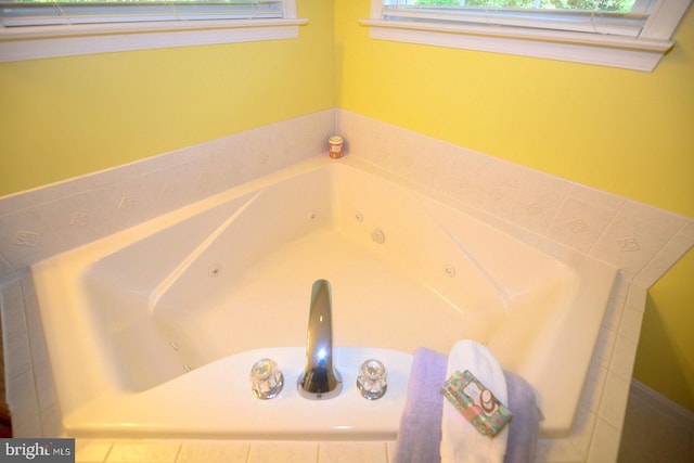 21481 Indian Bridge Rd, California, MD 20619 - bathroom view of a tub with jets