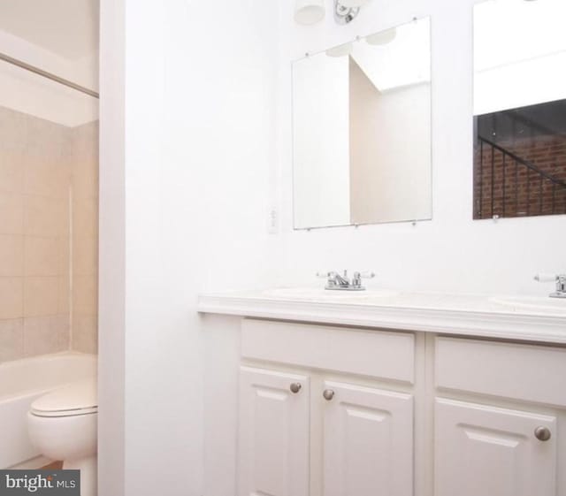 3 W 24th St W, Baltimore, MD 21218 - bathroom featuring double vanity