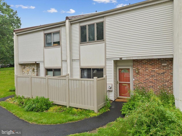 29 Twin Brooks Dr, Willow Grove, PA 19090 - view of front facade