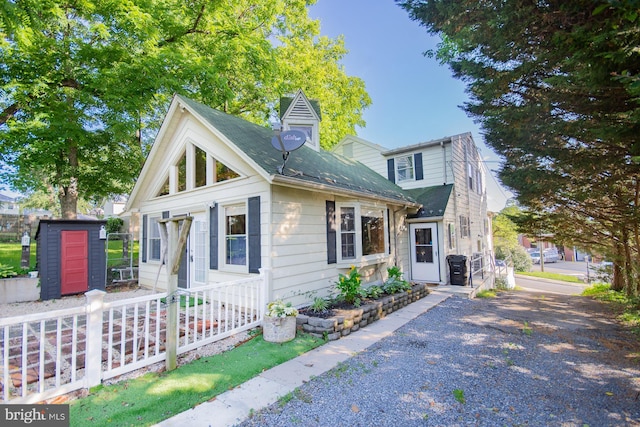 121 E James St, Winchester, VA 22601 - view of front facade featuring an outdoor structure