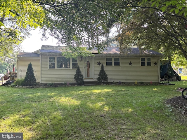 242 Center Rd, Elmer, NJ 08318 - view of front of property featuring a front lawn