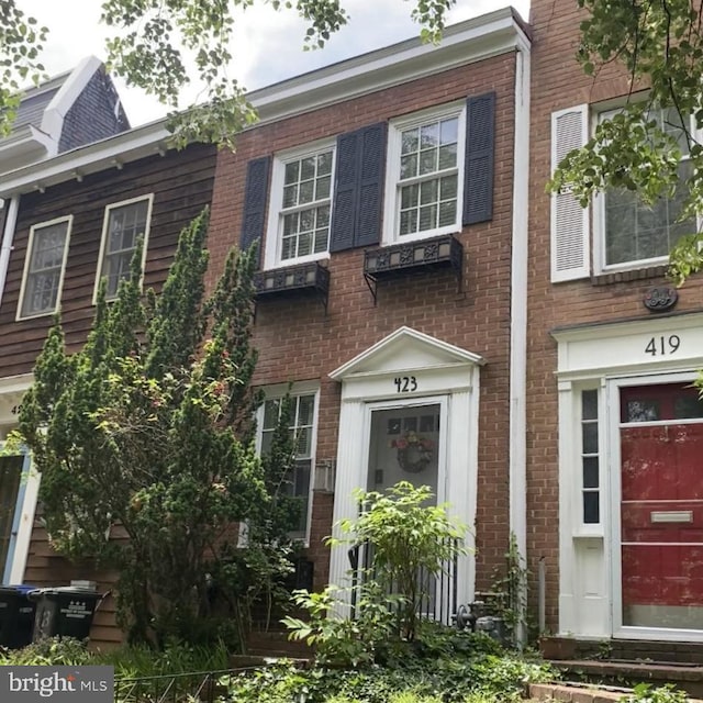 423 5th St SE, Washington, DC 20003 - multi unit property with brick siding