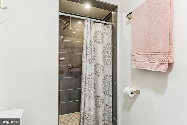 423 5th St SE, Washington, DC 20003 - full bathroom featuring a tile shower and toilet
