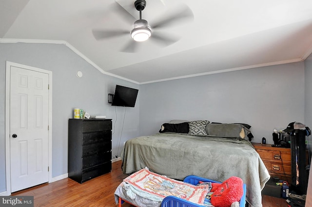 121 Sweetbriar Ln, Winchester, VA 22603 - bedroom with wood finished floors, lofted ceiling, crown molding, and a ceiling fan