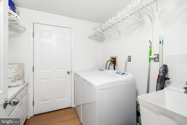 9 Hedgecroft Dr, Pennington, NJ 08534 - laundry area featuring washing machine and dryer and light wood-style floors