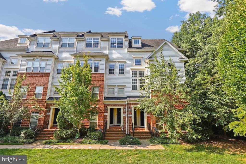 7072 Little Thames Dr, Gainesville, VA 20155 - view of front facade with brick siding