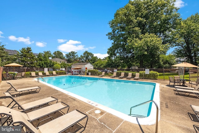 3515 Washington Blvd Unit 316, Arlington, VA 22201 - community pool featuring a patio