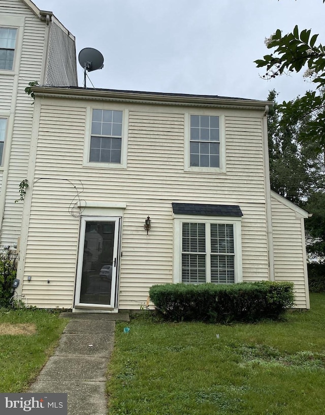 14 Riverside Run Dr, Indian Head, MD 20640 - rear view of property featuring a lawn