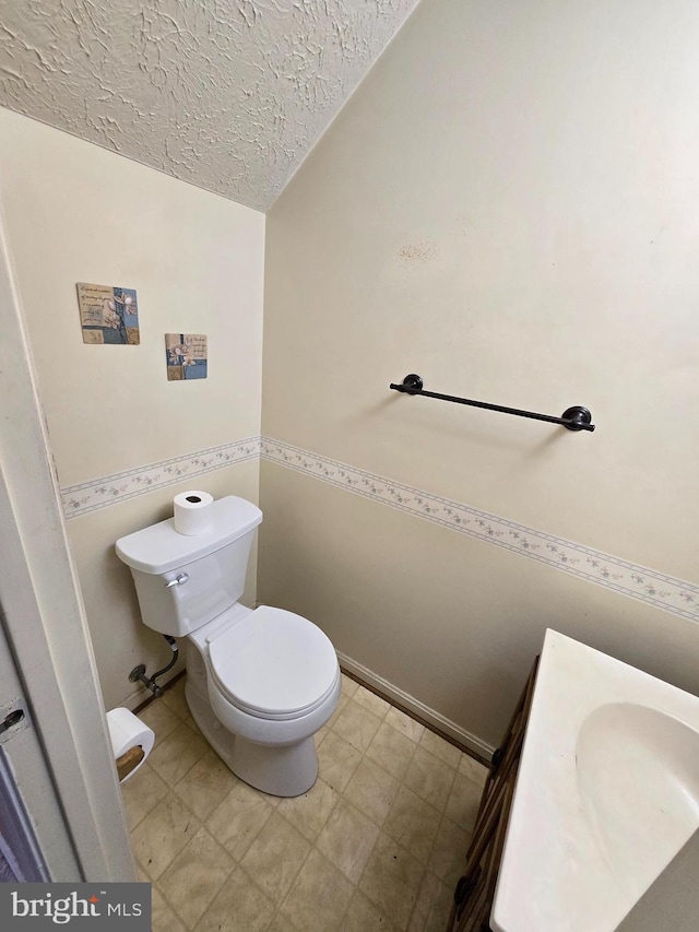14 Riverside Run Dr, Indian Head, MD 20640 - bathroom featuring toilet and a textured ceiling