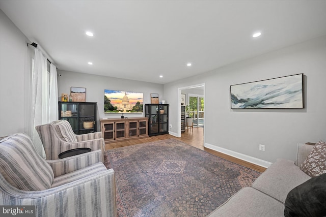 14731 Conway Dr, Manassas, VA 20112 - living room with wood finished floors and recessed lighting