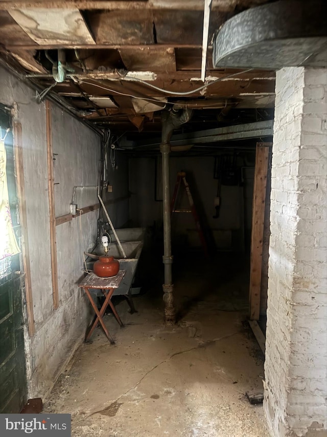 1400 Farmingdale Ave, Capitol Heights, MD 20743 - view of basement